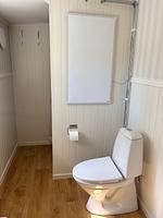 Badezimmer mit WC im gemütlichen Schwedenhaus nahe Högsby - Hus Hultsnäs - Top-Hundeurlaub