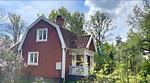 Außenansicht vom roten Schwedenhaus Hus Hultsnäs mitten in der Natur - Hus Hultsnäs - Top-Hundeurlaub