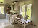 Helle Küche im traditionellen Schwedenhaus am Boasjö - Hus Kråksmåla - Top-Hundeurlaub