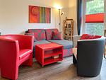 Wohnzimmer mit Blick zur Sofaecke - Haus 45b - Top-Hundeurlaub