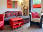 Wohnzimmer mit Sofa und 2 Sesseln - Haus 45b - Top-Hundeurlaub