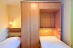1. Schlafzimmer mit Schrankbett - Haus 45b - Top-Hundeurlaub