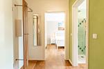 Flur mit Garderobe und Spiegel - Wohnung 02 - Top-Hundeurlaub