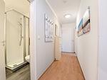 Eingangsbereich mit Blick zum Badezimmer - Wohnung 11 - Top-Hundeurlaub