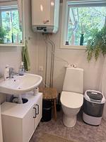 Helles Badezimmer im Ferienhaus in Småland - Stuga Rödhake - Top-Hundeurlaub
