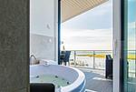 Poolblick - Ferienwohnung Penthouse ''Hafenkrone'' Marina Wendtorf - Top-Hundeurlaub