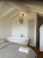 I11q Villa Regina-Traumhaus mit Seeblick und eingezäunten Garten. Hunde herzlich willkommen. Swimmingpool - Top-Hundeurlaub