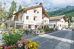 Fassade / Eingang - Chesa Survial 4 - Top-Hundeurlaub