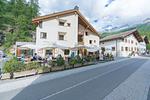 Fassade / Eingang - Chesa Survial 4 - Top-Hundeurlaub