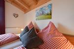 Schlafzimmer - Alpensee - Feriendorf Via Claudia Haus 82 - Top-Hundeurlaub