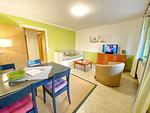 Wohnzimmer mit Essbereich - Landpension Dubnitz - Ferienwohnung 02 - Top-Hundeurlaub