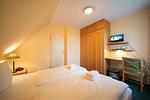 Schlafzimmer mit Kleiderschrank - Hus Inselkieker 216 - Top-Hundeurlaub
