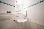 Badezimmer mit Waschtisch - Hus Inselkieker 216 - Top-Hundeurlaub