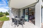 Terrasse mit Zugang zum Wohn-/Essbereich - Aparthotel Ostseeallee 2-08 - Top-Hundeurlaub