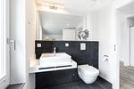 Badezimmer mit Waschtisch - Apartmentanlage Meerblickvilla 3-32 - Top-Hundeurlaub