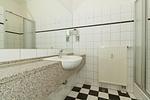 Badezimmer mit Dusche - Meeresblick 009 - Top-Hundeurlaub