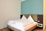 Schlafbereich mit Doppelbett - Aparthotel Anna Düne 0-09 - Top-Hundeurlaub