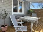 Terrasse mit Gartenmöbeln am Ferienhaus Villa Emma in Alsterbro - Villa Emma - Top-Hundeurlaub