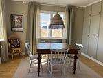 Essbereich mit Blick in den Garten der Villa Emma in Småland - Villa Emma - Top-Hundeurlaub