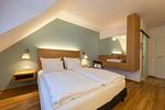 Schlafzimmer - Cuxlandhotel  Doppelzimmer 111 - Top-Hundeurlaub
