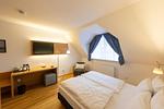 Schlafzimmer - Cuxlandhotel  Doppelzimmer 111 - Top-Hundeurlaub