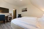 Schlafzimmer - Cuxlandhotel  Doppelzimmer 116 - Top-Hundeurlaub