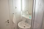 Badezimmer - Cuxlandhotel  Doppelzimmer 115 - Top-Hundeurlaub