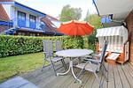 Terrasse mit Gartenmöbeln und Strandkorb - Wohnung 03-1 - Top-Hundeurlaub