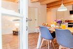 Blick in den Essbereich - Ferienwohnung Hanna im Reethus Mühlenlund - Top-Hundeurlaub