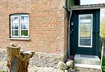Fassade / Eingang - Ferienwohnung Hanna im Reethus Mühlenlund - Top-Hundeurlaub