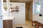 Badezimmer mit WC und großer Walk-In Dusche - Ferienhaus Landliv Huus - Top-Hundeurlaub