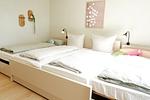 Riesiges Familienbett (Doppelbett 180x200cm und 2mal 80x200cm) - Ferienhaus Landliv Huus - Top-Hundeurlaub