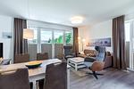 Wohn-/Essbereich mit Zugang zur Terrasse - Aparthotel Ostseeallee 2-11 - Top-Hundeurlaub