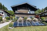 Hauptansicht Gebäude im Sommer - Apartment Sonnenhang by Alpenidyll Apartments - Top-Hundeurlaub