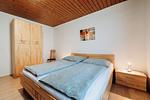 Schlafzimmer 1, Doppelbett - Apartment Sonnenhang by Alpenidyll Apartments - Top-Hundeurlaub