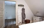 Im ersten Obergeschoss befinden sich die  beiden Schlafzimmer - jeweils mit einem Doppelbett ausgestattet. - Haus am Turm - Top-Hundeurlaub