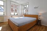 Das erste der fünf Schlafzimmer liegt im Erdgeschoss. - Stadtvilla - Top-Hundeurlaub