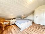 Schlafzimmer im DG mit Doppelbett - Haus 37a - Top-Hundeurlaub