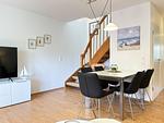 Essbereich und Aufgang zum Dachgeschoss - Wohnung 14-6 - Top-Hundeurlaub
