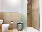 Badezimmer mit Dusche und WC - Wohnung 14-6 - Top-Hundeurlaub