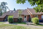 Hausansicht mit Eingangsbereich - Haus 26b - Top-Hundeurlaub