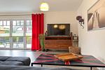 Wohnzimmer mit Blick zur Terrasse - Reethaus 03a - Top-Hundeurlaub