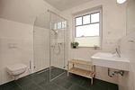Badezimmer mit Dusche und WC im OG - Reethaus 03a - Top-Hundeurlaub