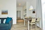 Wohn/ Essbereich mit Esstisch - Aparthotel Anna Düne 0-08 - Top-Hundeurlaub
