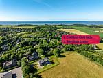 Das Haus befindet sich derzeit noch im Bau, die Fertigstellung ist für 2027 geplant. Dieses KI-generierte Bild visualisiert den zukünftigen Einrichtungsstil. - Reethus East Side - Top-Hundeurlaub
