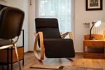 Ferienhaus Waldblick am Plauer See Wohnbereich mit gemütlichem Sessel - Waldblick - Top-Hundeurlaub