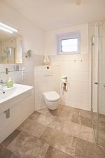Badezimmer - Brise 5 am Wittensee – ebenerdige Ferienwohnung mit Terrasse & Spielscheune - Top-Hundeurlaub