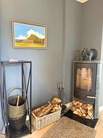 Dekorativer Kaminbereich im Ferienhaus Villa Saleboda - Villa Saleboda - Top-Hundeurlaub