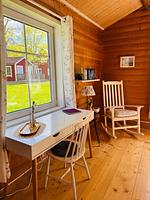 Arbeits- und Leseecke im Ferienhaus Sommerlycka - Haus Sommerlycka - Top-Hundeurlaub