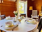 Liebevoll gedeckter Esstisch im Ferienhaus Sommerlycka - Haus Sommerlycka - Top-Hundeurlaub